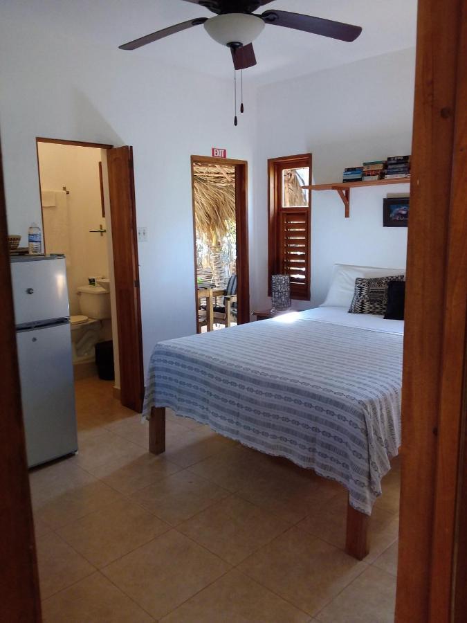 Kudehya Guesthouse Treasure Beach Esterno foto