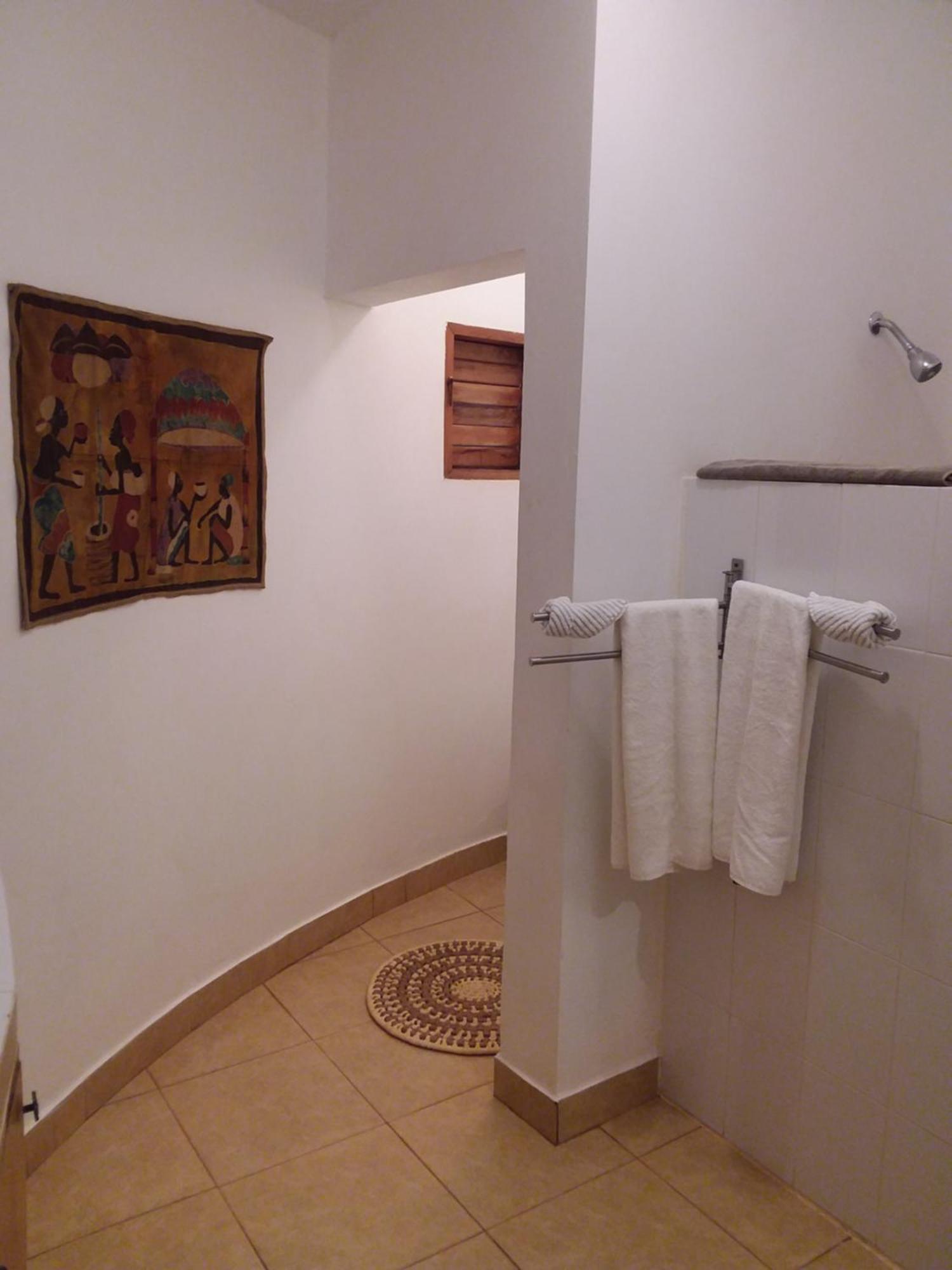 Kudehya Guesthouse Treasure Beach Esterno foto