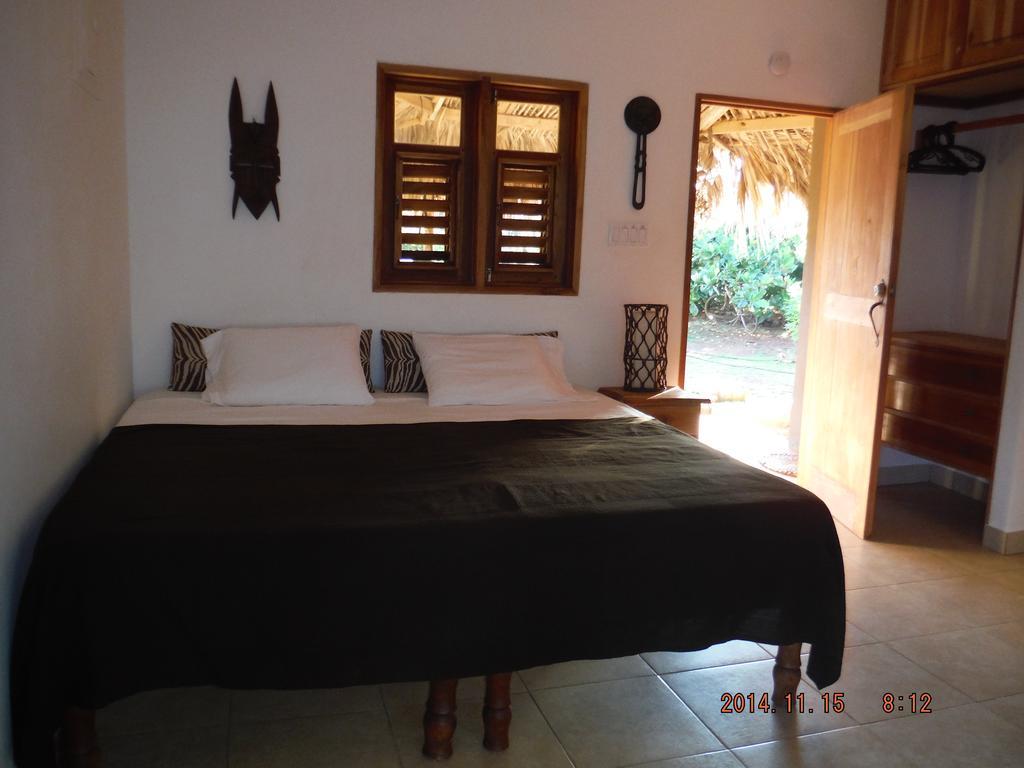 Kudehya Guesthouse Treasure Beach Esterno foto