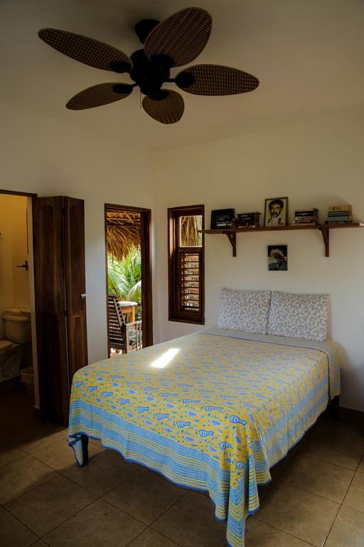 Kudehya Guesthouse Treasure Beach Esterno foto
