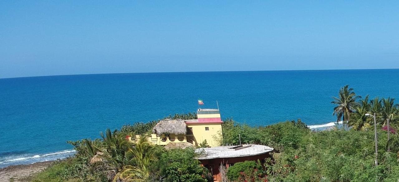Kudehya Guesthouse Treasure Beach Esterno foto